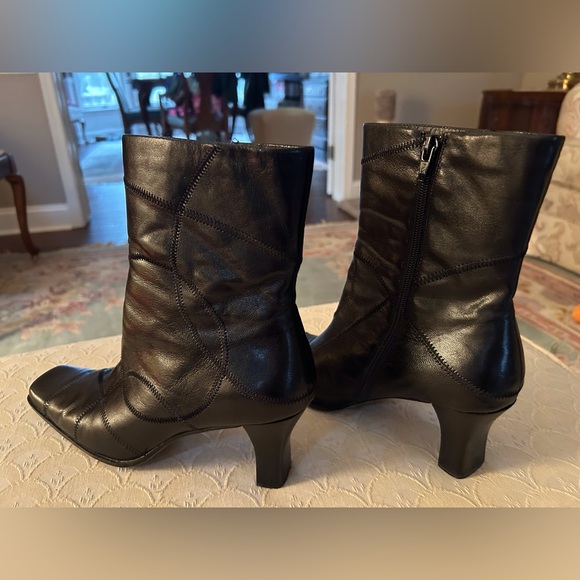 Liz Claiborne Black Leather Kelso Heeled Ankle Boots - Picture 8 of 14